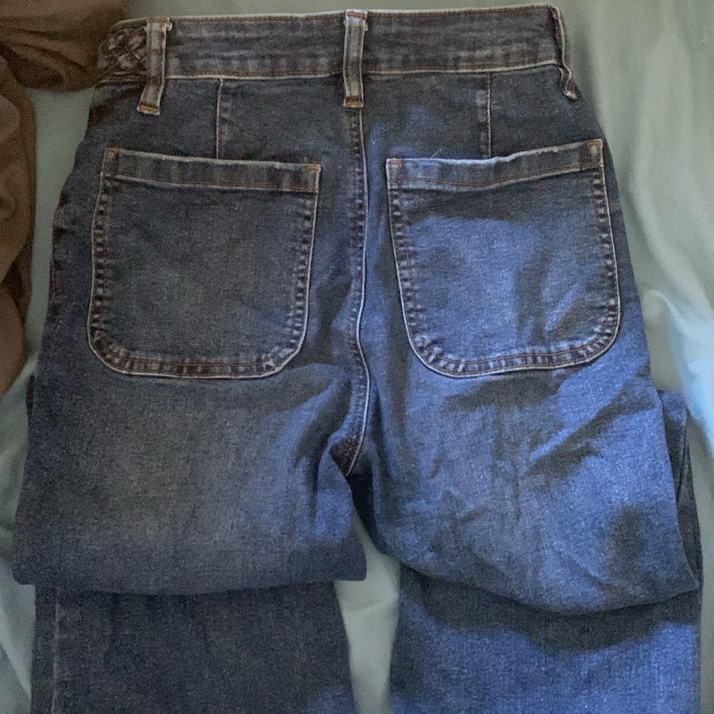 Jeans with a slight bell bottom - Picture 3 of 5